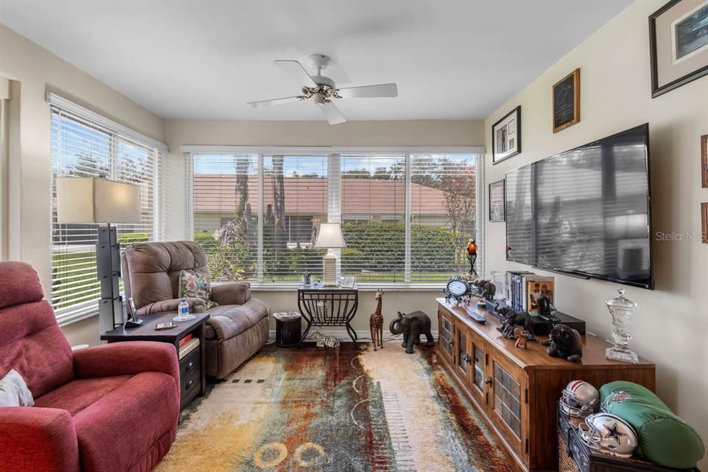 En Venta: $183,900 (2 camas, 2 baños, 1359 Pies cuadrados)