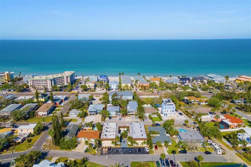 For Rent: $3,000 (1 beds, 1 baths, 598 Square Feet)