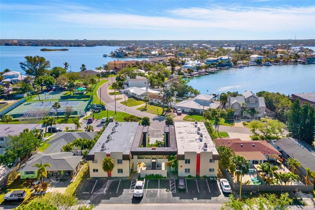 For Rent: $3,000 (1 beds, 1 baths, 598 Square Feet)