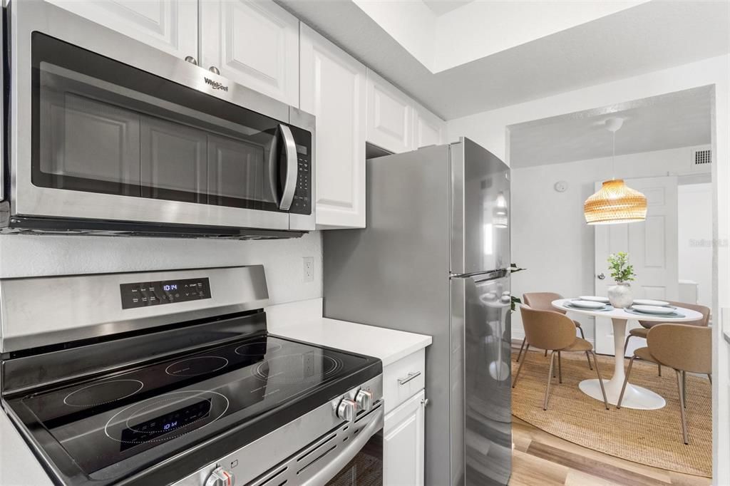 For Rent: $3,000 (1 beds, 1 baths, 598 Square Feet)