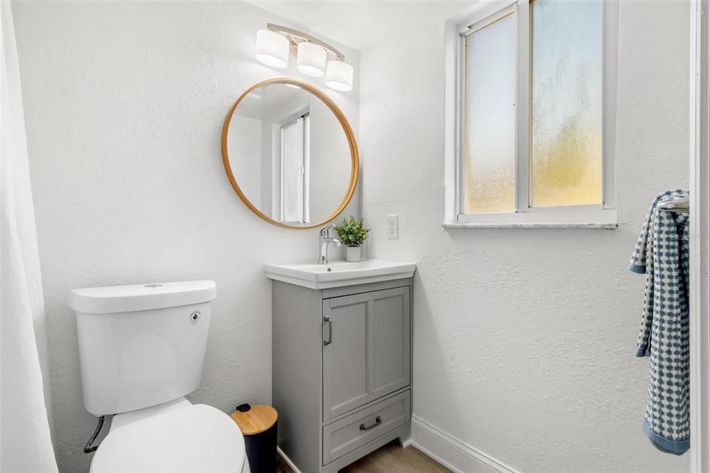 For Rent: $3,000 (1 beds, 1 baths, 598 Square Feet)