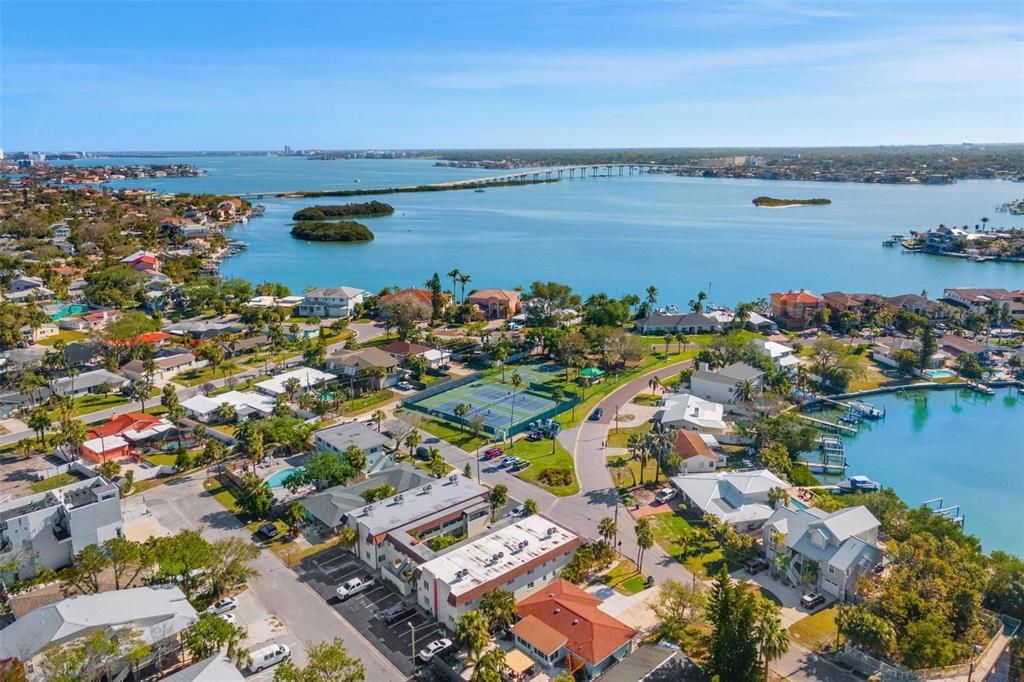 For Rent: $3,000 (1 beds, 1 baths, 598 Square Feet)