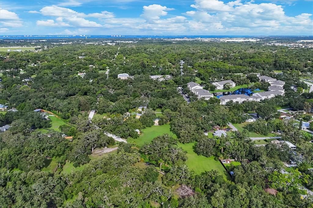 Active With Contract: $950,000 (1 beds, 1 baths, 696 Square Feet)