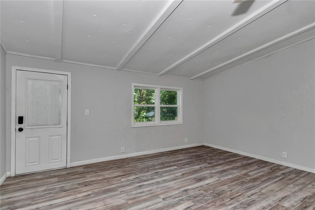 Active With Contract: $175,000 (3 beds, 2 baths, 1056 Square Feet)