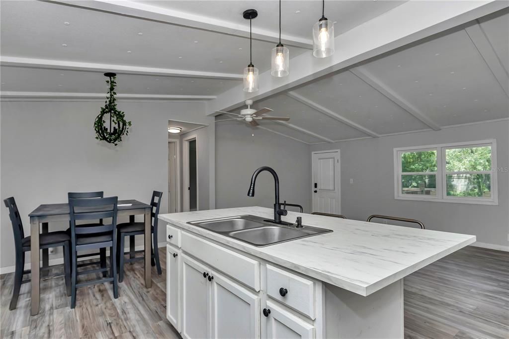 Active With Contract: $175,000 (3 beds, 2 baths, 1056 Square Feet)