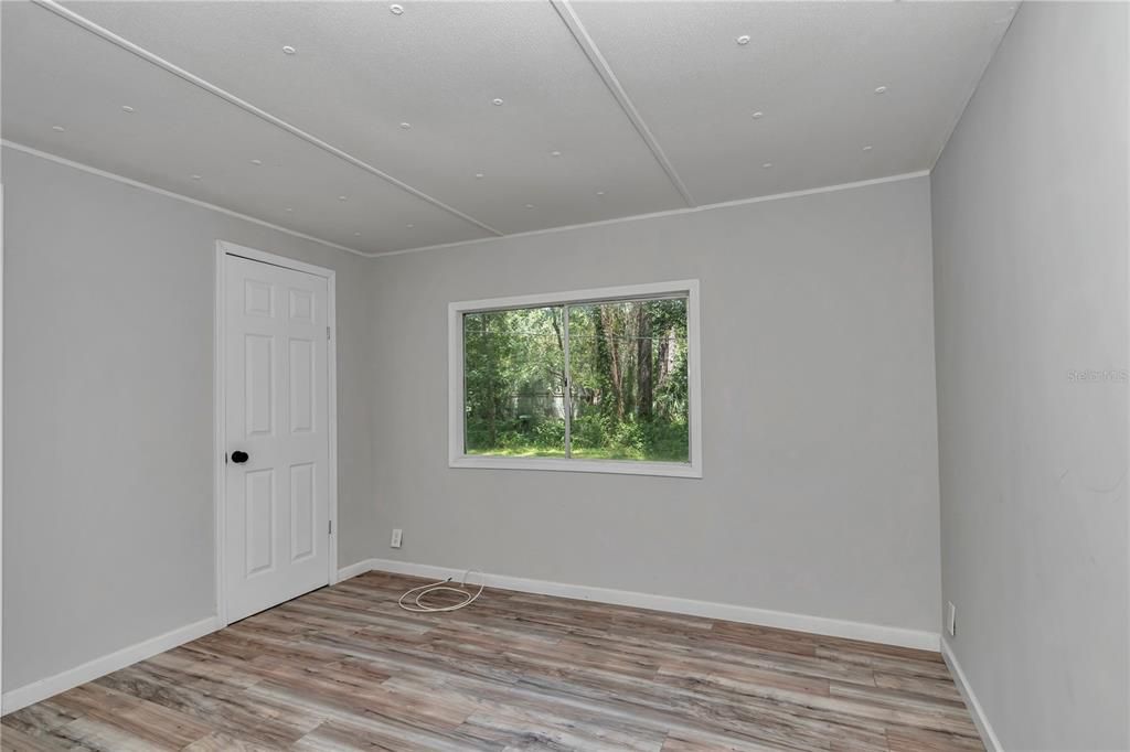 Active With Contract: $175,000 (3 beds, 2 baths, 1056 Square Feet)