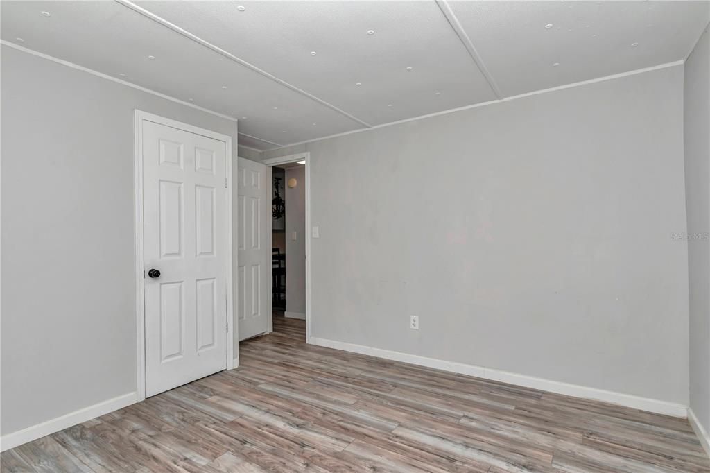 Active With Contract: $175,000 (3 beds, 2 baths, 1056 Square Feet)