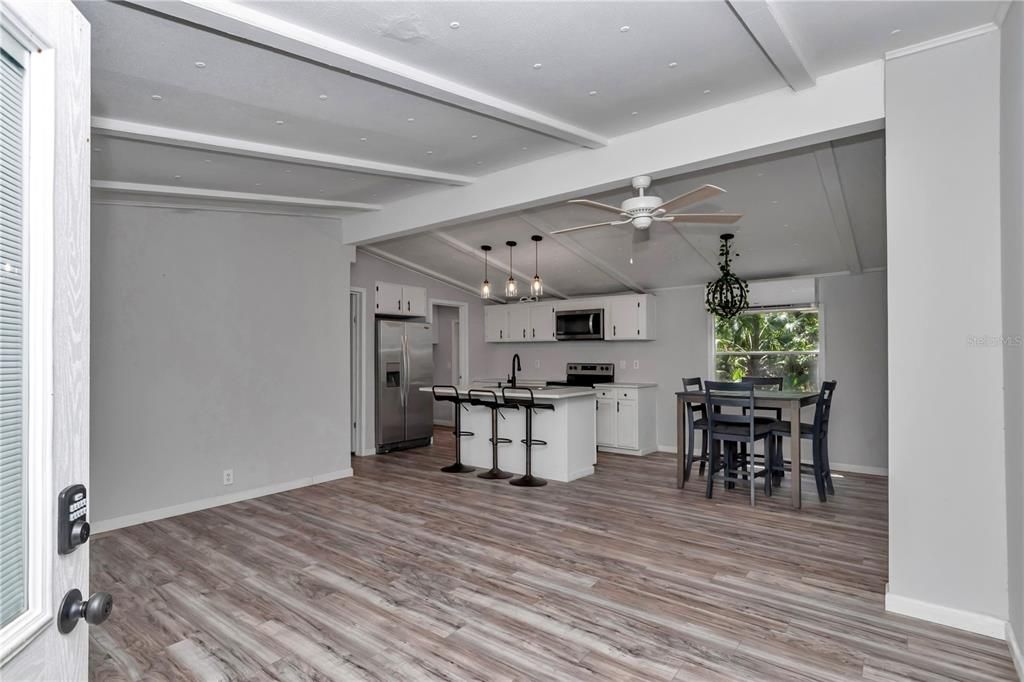 Active With Contract: $175,000 (3 beds, 2 baths, 1056 Square Feet)