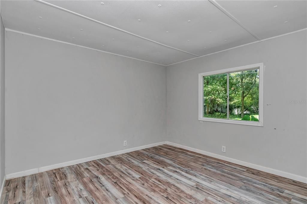 Active With Contract: $175,000 (3 beds, 2 baths, 1056 Square Feet)