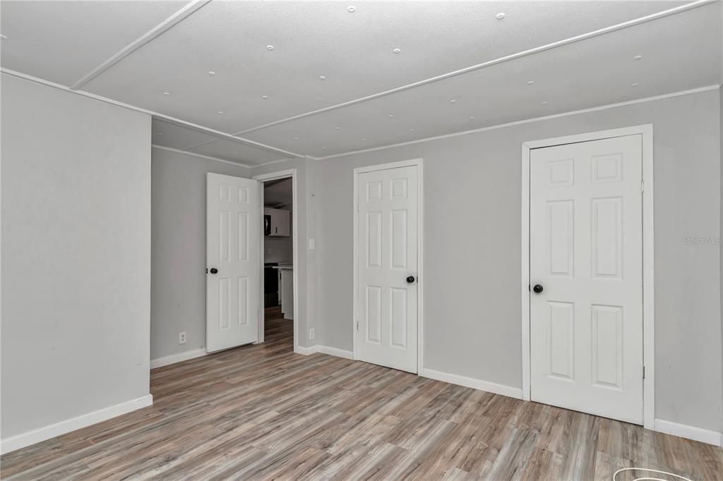 Active With Contract: $175,000 (3 beds, 2 baths, 1056 Square Feet)