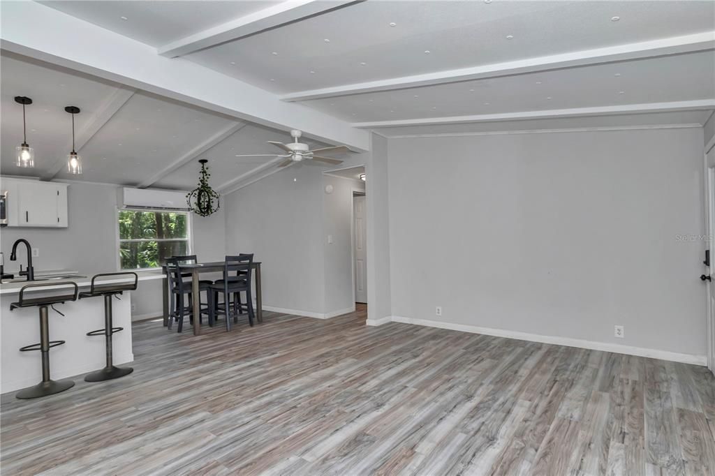 Active With Contract: $175,000 (3 beds, 2 baths, 1056 Square Feet)