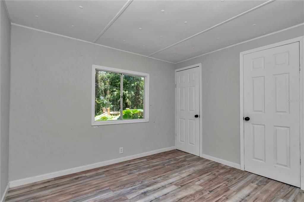 Active With Contract: $175,000 (3 beds, 2 baths, 1056 Square Feet)