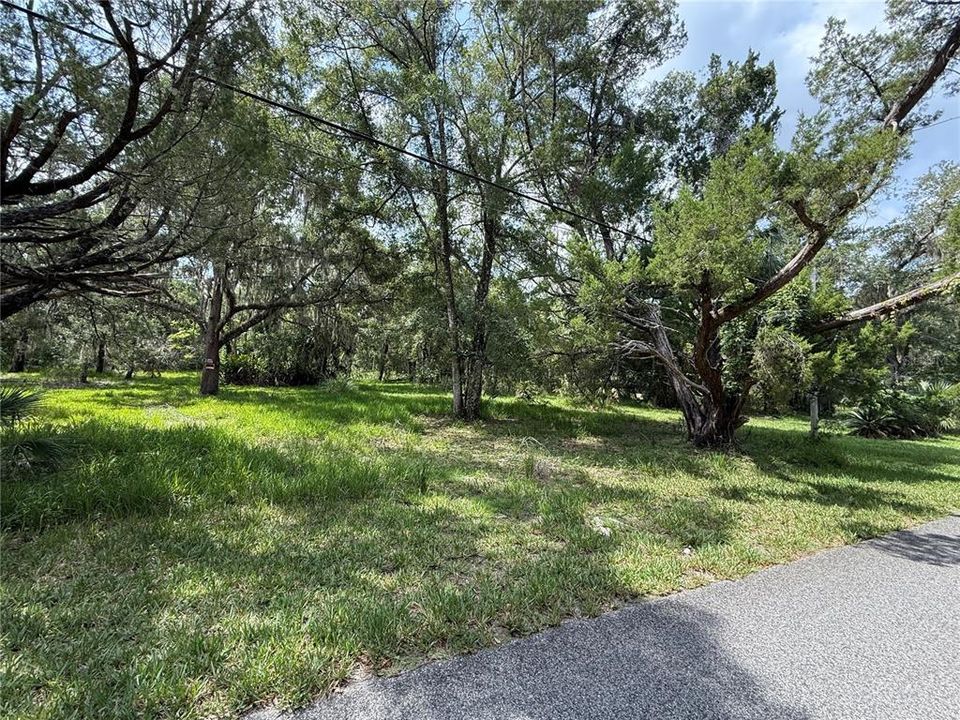 На продажу: $99,000 (0.88 acres)