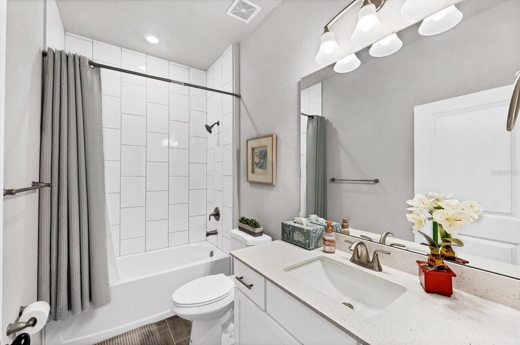 Active With Contract: $320,000 (3 beds, 2 baths, 1688 Square Feet)