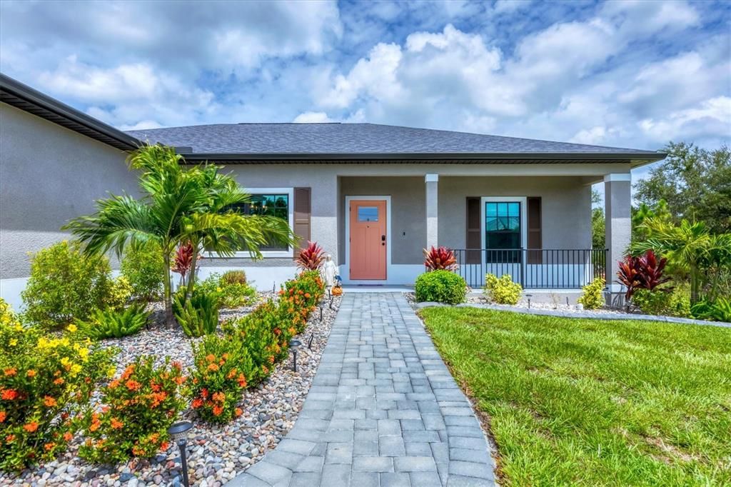 Active With Contract: $320,000 (3 beds, 2 baths, 1688 Square Feet)