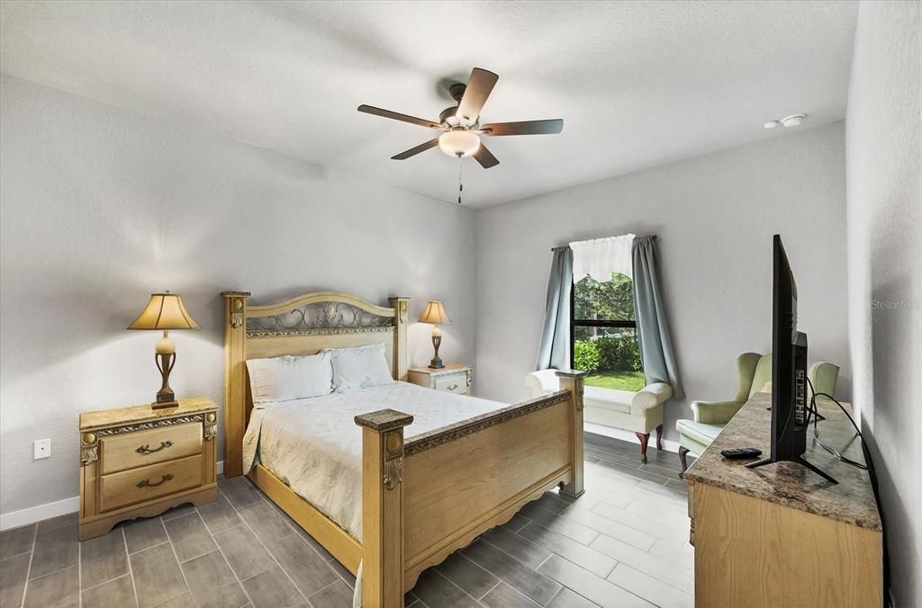 Active With Contract: $320,000 (3 beds, 2 baths, 1688 Square Feet)