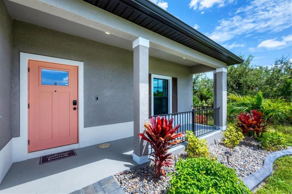 Active With Contract: $320,000 (3 beds, 2 baths, 1688 Square Feet)