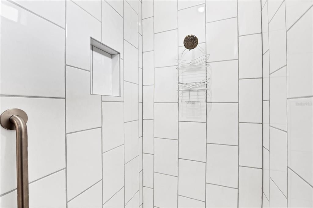 Active With Contract: $320,000 (3 beds, 2 baths, 1688 Square Feet)