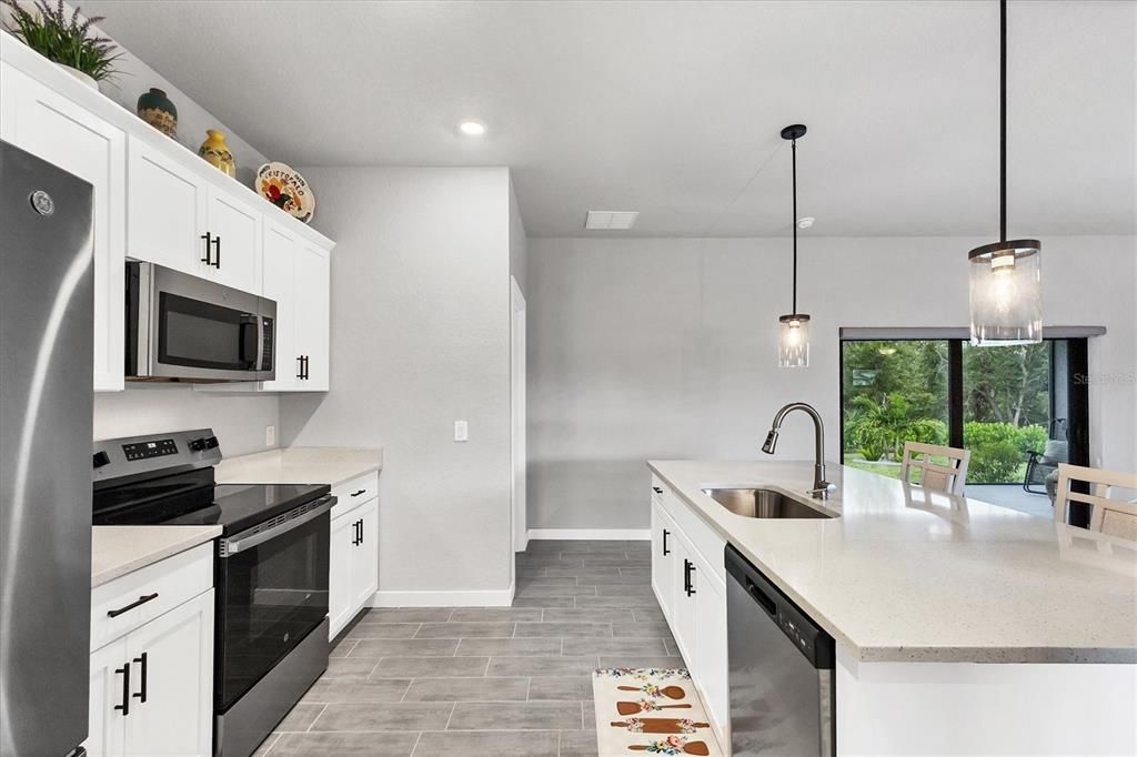 Active With Contract: $320,000 (3 beds, 2 baths, 1688 Square Feet)