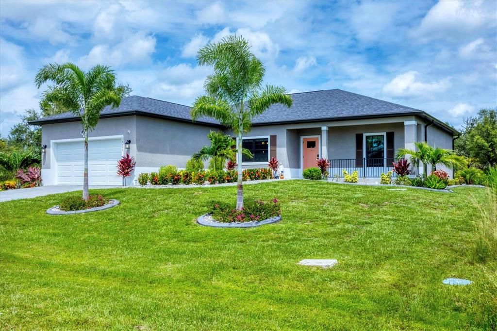 Active With Contract: $320,000 (3 beds, 2 baths, 1688 Square Feet)