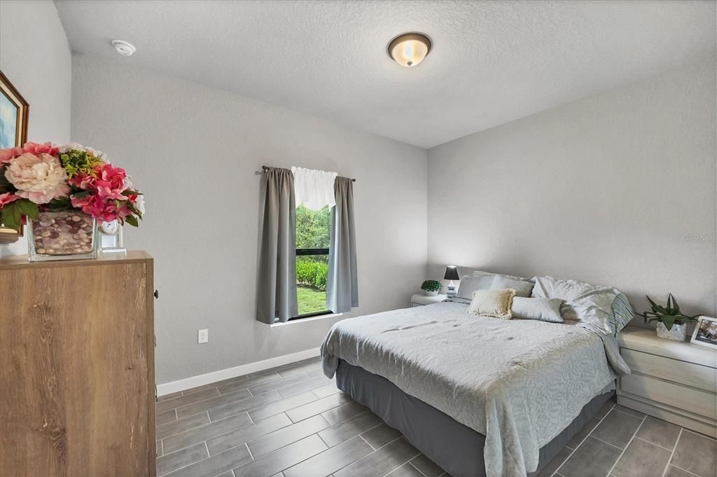 Active With Contract: $320,000 (3 beds, 2 baths, 1688 Square Feet)