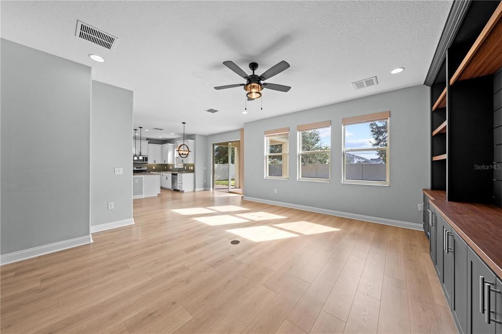 Active With Contract: $484,000 (4 beds, 2 baths, 2486 Square Feet)