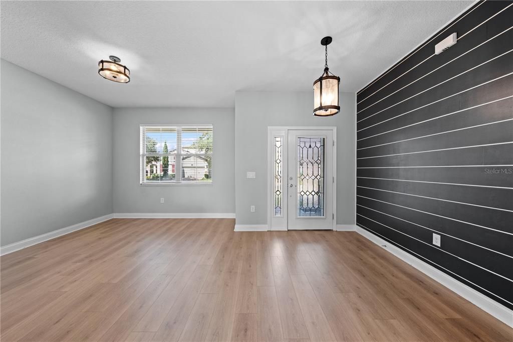 Active With Contract: $484,000 (4 beds, 2 baths, 2486 Square Feet)