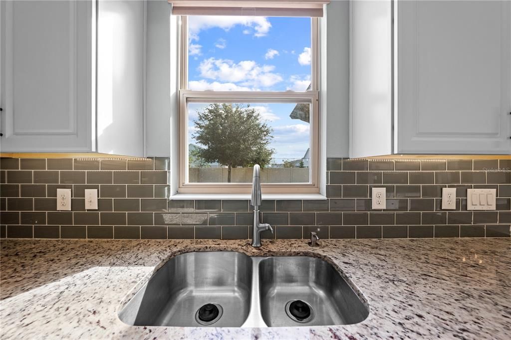 Active With Contract: $484,000 (4 beds, 2 baths, 2486 Square Feet)