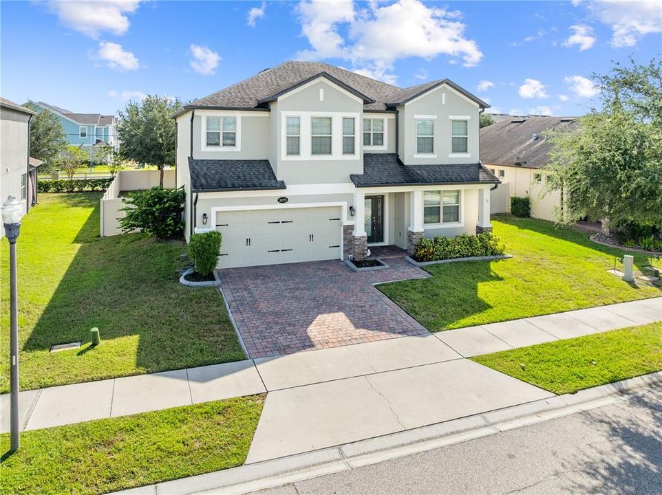 Active With Contract: $484,000 (4 beds, 2 baths, 2486 Square Feet)