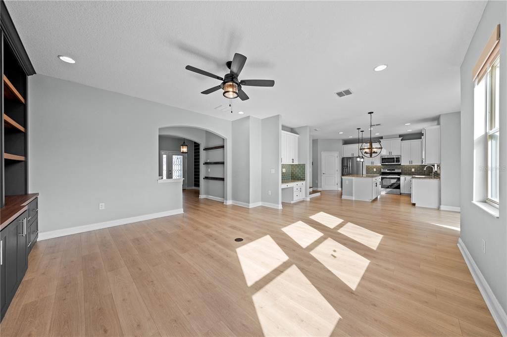 Active With Contract: $484,000 (4 beds, 2 baths, 2486 Square Feet)