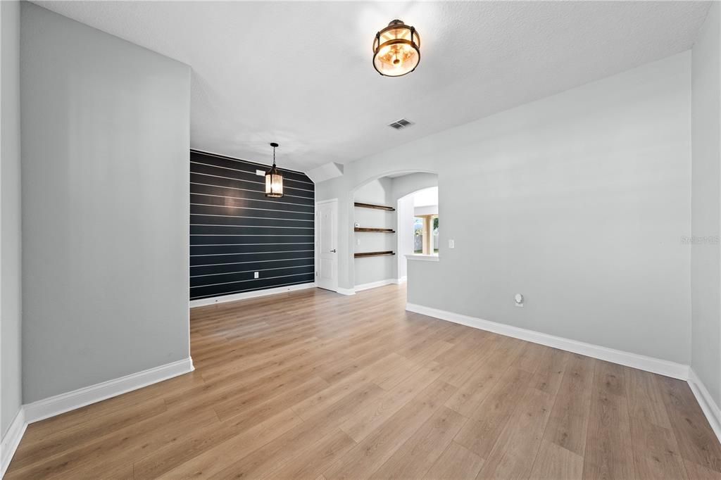 Active With Contract: $484,000 (4 beds, 2 baths, 2486 Square Feet)