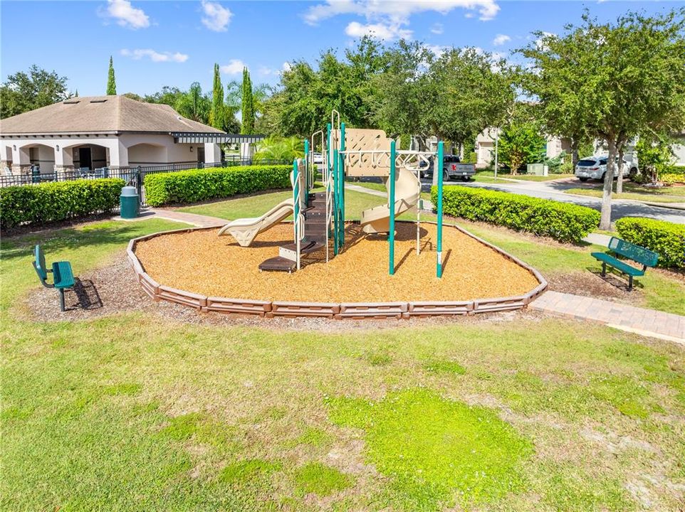 Active With Contract: $484,000 (4 beds, 2 baths, 2486 Square Feet)