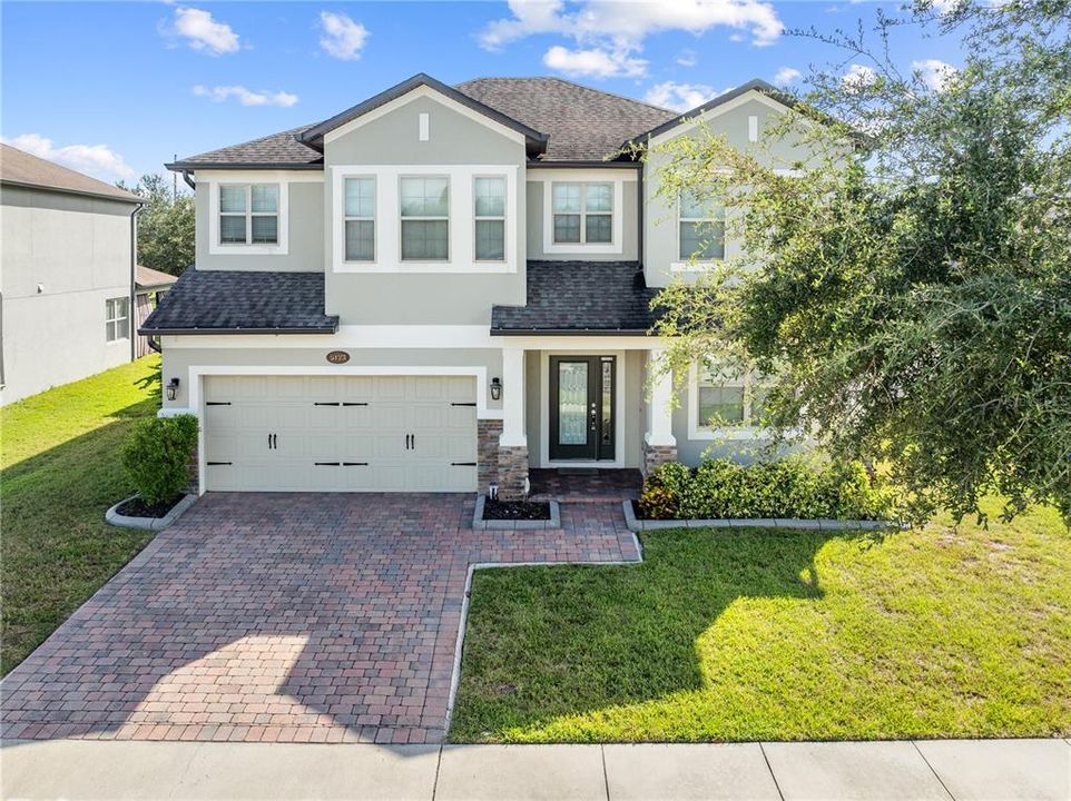 Active With Contract: $484,000 (4 beds, 2 baths, 2486 Square Feet)