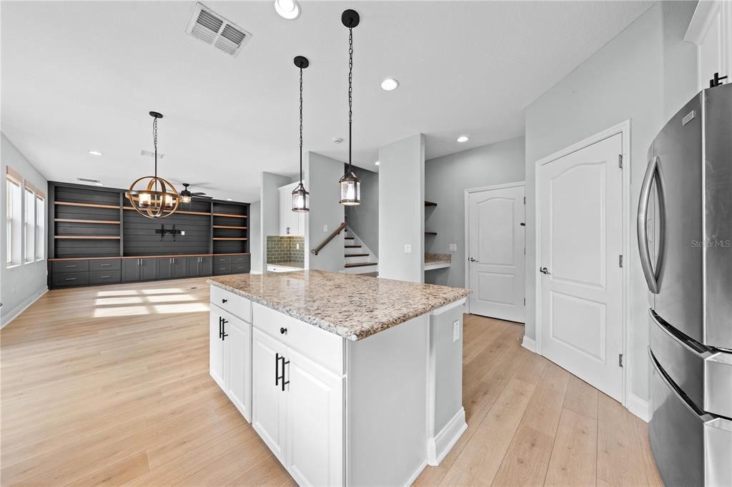 Active With Contract: $484,000 (4 beds, 2 baths, 2486 Square Feet)