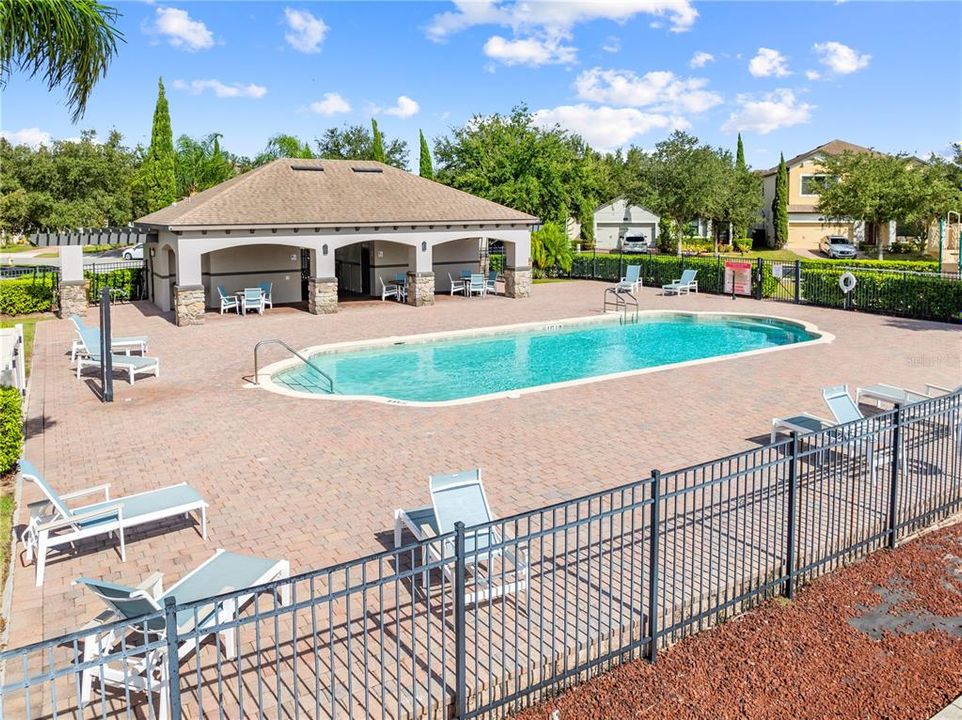 Active With Contract: $484,000 (4 beds, 2 baths, 2486 Square Feet)