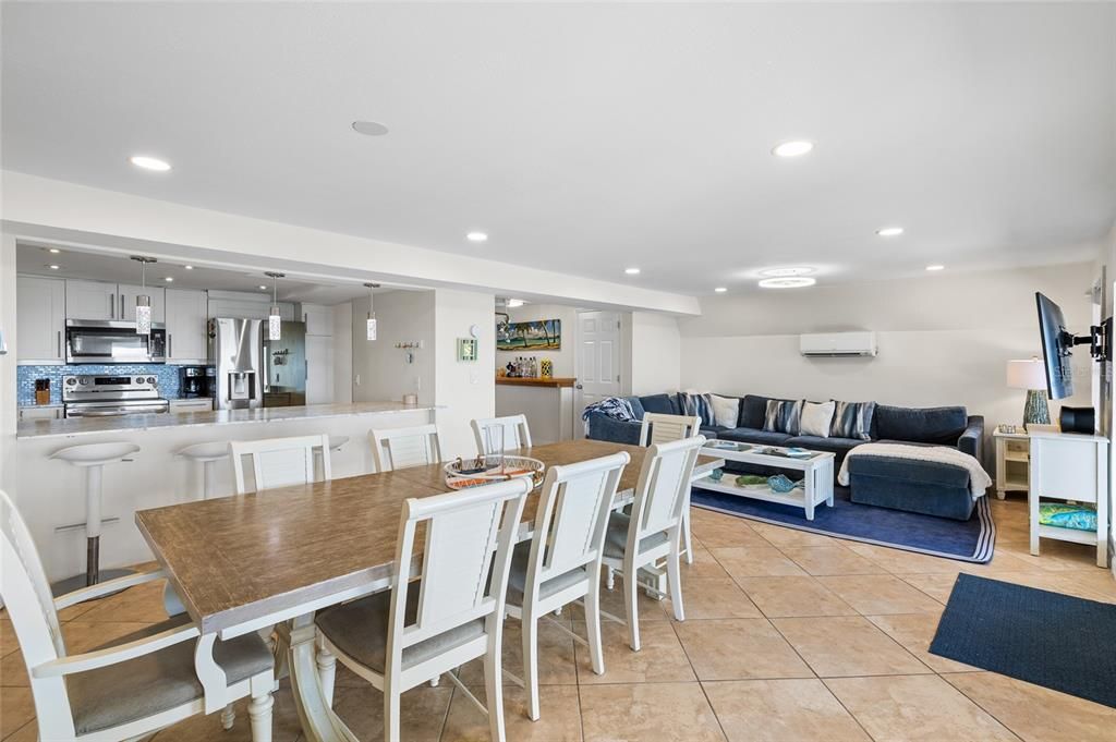 En Venta: $999,000 (3 camas, 2 baños, 1558 Pies cuadrados)