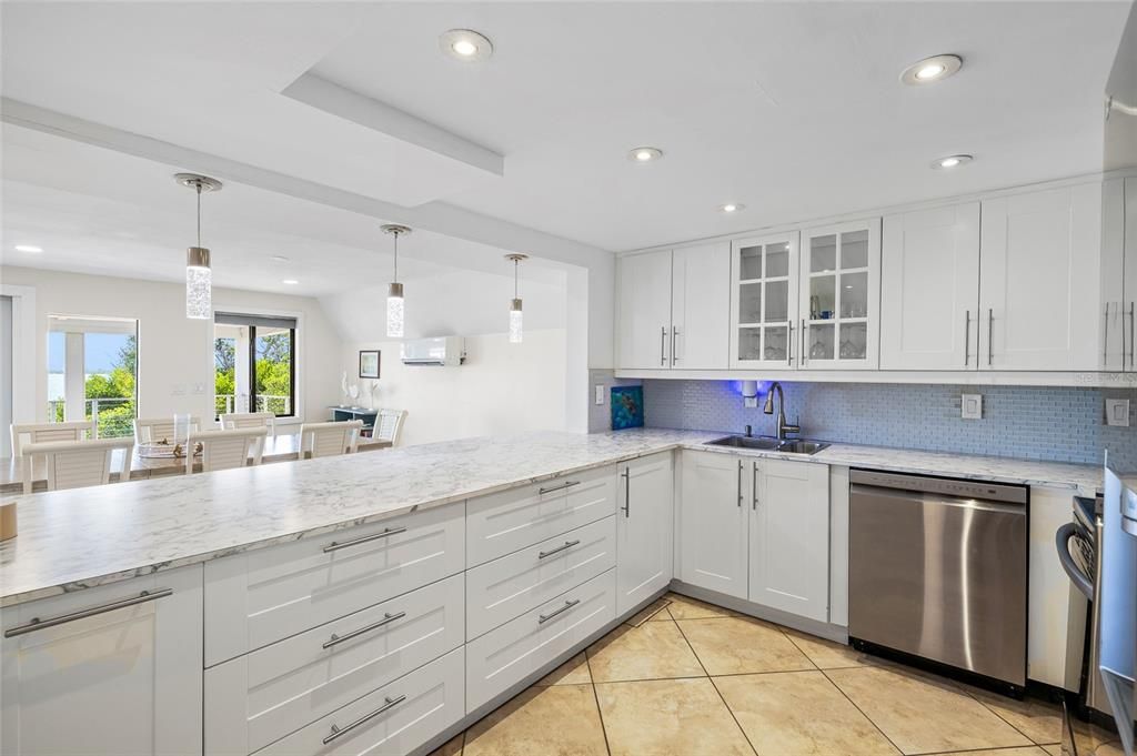 En Venta: $999,000 (3 camas, 2 baños, 1558 Pies cuadrados)