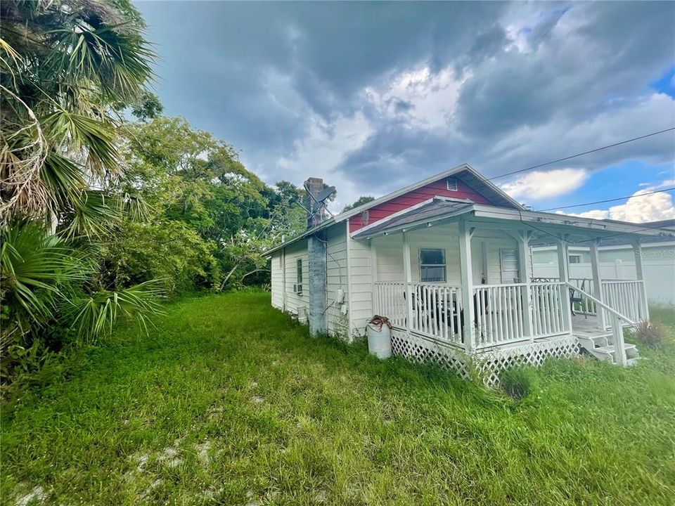 Под контрактом: $115,000 (2 спален, 1 ванн, 784 Квадратных фут)