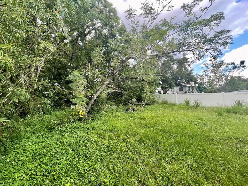 Под контрактом: $115,000 (2 спален, 1 ванн, 784 Квадратных фут)