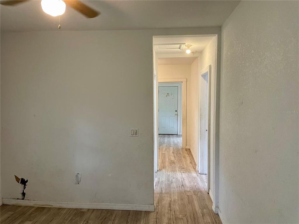 Под контрактом: $115,000 (2 спален, 1 ванн, 784 Квадратных фут)