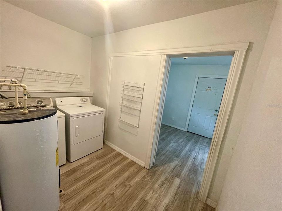 Под контрактом: $115,000 (2 спален, 1 ванн, 784 Квадратных фут)