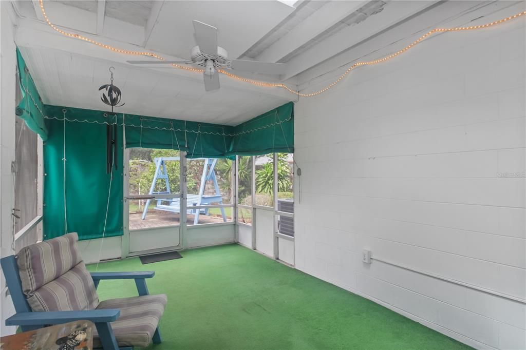 For Sale: $319,900 (3 beds, 2 baths, 1553 Square Feet)