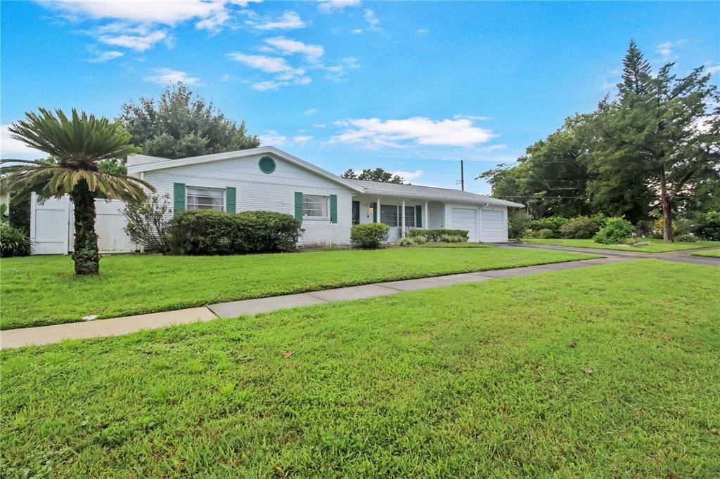 For Sale: $319,900 (3 beds, 2 baths, 1553 Square Feet)