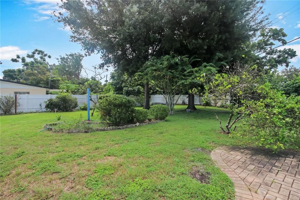 For Sale: $319,900 (3 beds, 2 baths, 1553 Square Feet)