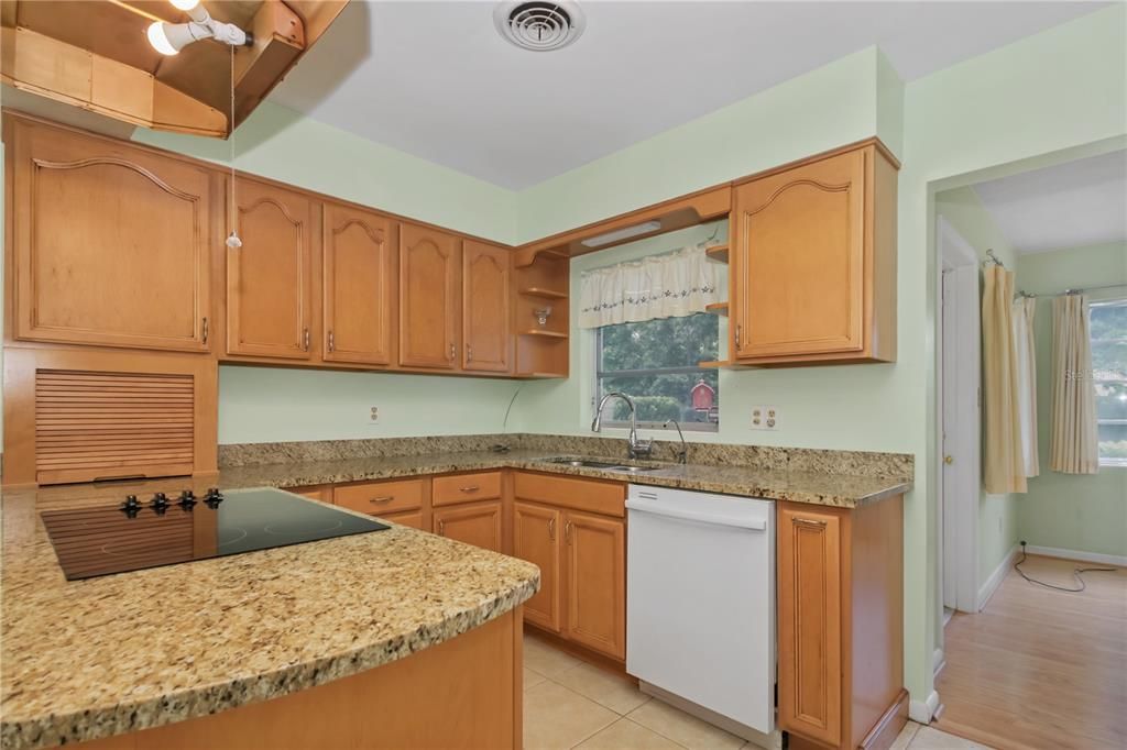 For Sale: $319,900 (3 beds, 2 baths, 1553 Square Feet)