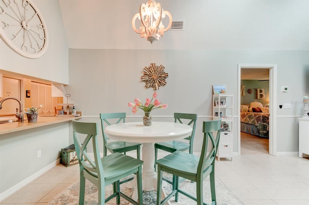 待售: $227,000 (2 贝兹, 2 浴室, 1467 平方英尺)