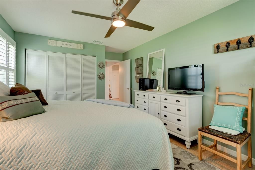 待售: $227,000 (2 贝兹, 2 浴室, 1467 平方英尺)