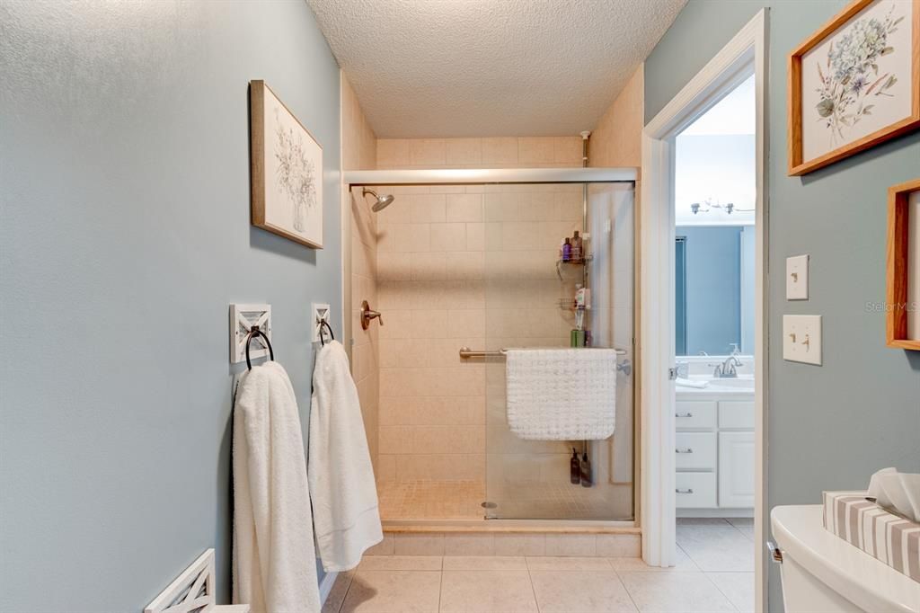 待售: $227,000 (2 贝兹, 2 浴室, 1467 平方英尺)