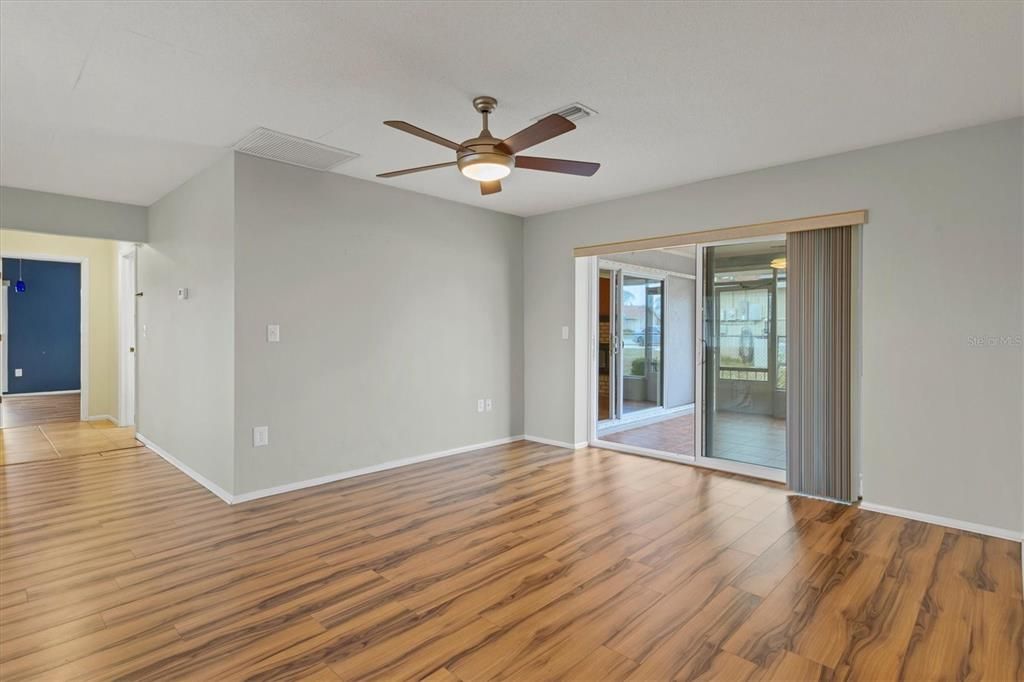 В аренду: $2,100 (2 спален, 2 ванн, 1608 Квадратных фут)