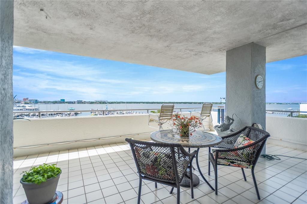 For Sale: $315,875 (2 beds, 2 baths, 1590 Square Feet)